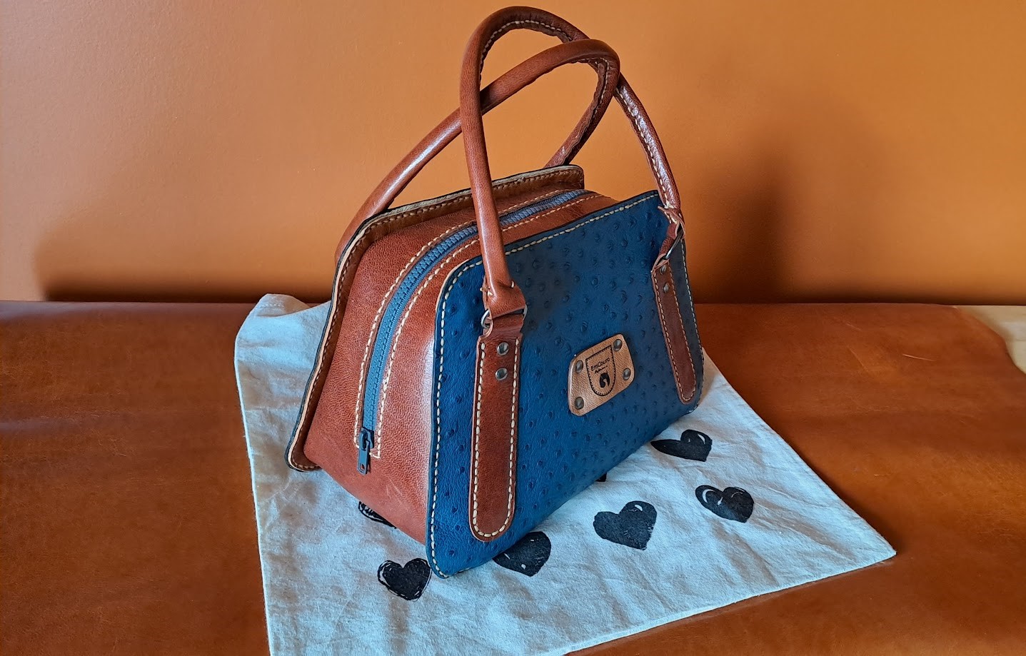 Mala em pele de Avestruz