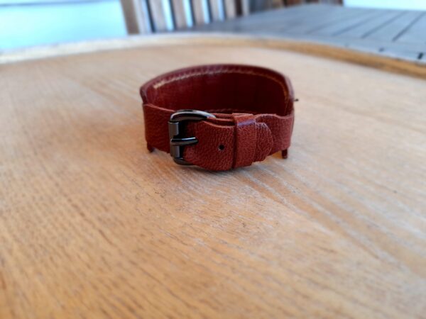 Pulseira em couro entrançado